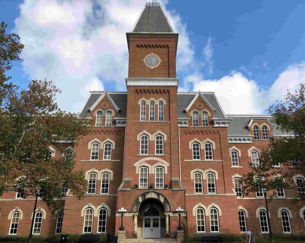 图为俄亥俄大学的校园建筑。